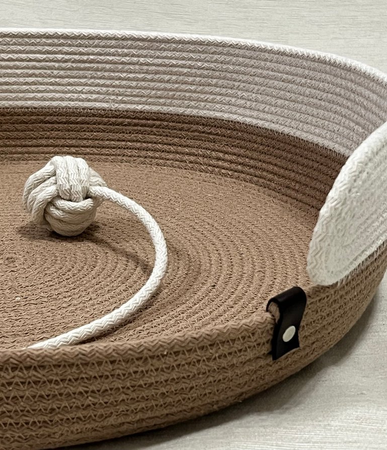 Beyaz ve Kahverengi Oyuncaklı Kedi yatağı - Görsel 3