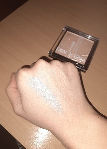 Beden Renk Flormar siyah tekli far-wet n wild highlighter