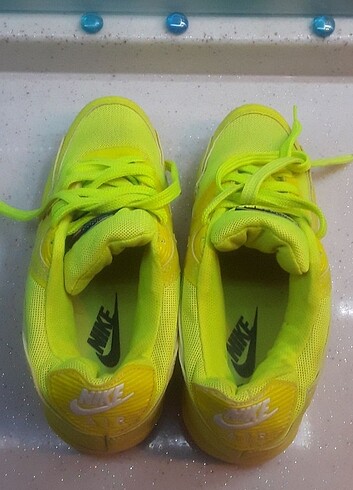 Neon Renk Spor Ayakkabı
