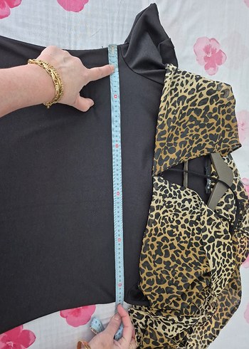 Drapeli Leopar Desenli V Yaka Mini Bluz - Görsel 5