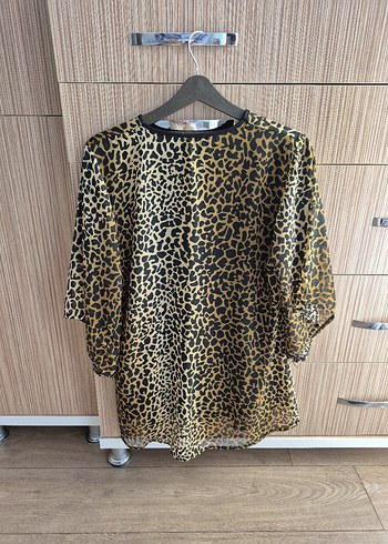Drapeli Leopar Desenli V Yaka Mini Bluz - Görsel 3