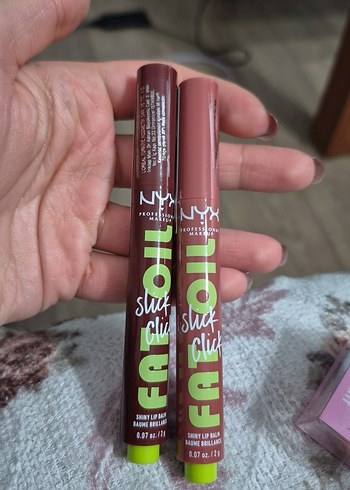 NYX Yağlı Stick Dudak Parlatıcısı 2'li Set - Görsel 3