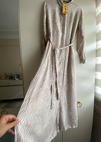 Trendyol Vizon Desenli Kuşaklı Viskon Dokuma Gömlek Elbise - Görsel 4