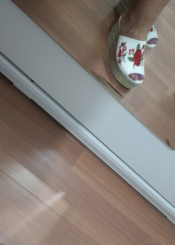 36 Beden beyaz Renk Nakışlı Beyaz Dolgu Topuklu Kadın Terlik