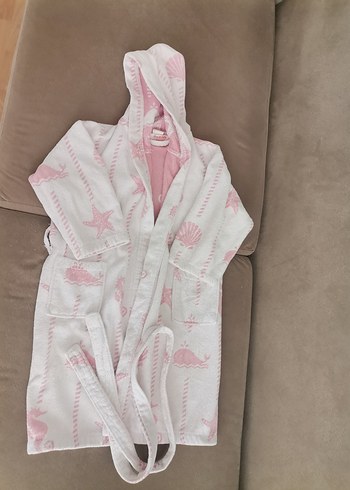 Kız Çocuk Kapüşonlu Pembe Desenli Bornoz