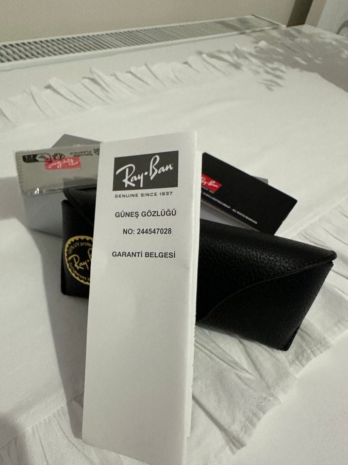 Siyah Ray-Ban Klasik Kadın Gözlüğü - Görsel 3
