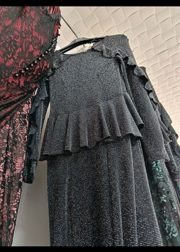 Siyah Uzun Kollu Fırfırlı Gotik Elbise