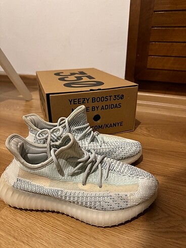 37 Beden beyaz Renk Yeezy Boost 350 V2