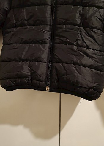 Erkek Çocuk Siyah Kürklü Kapüşonlu Mont - Görsel 2