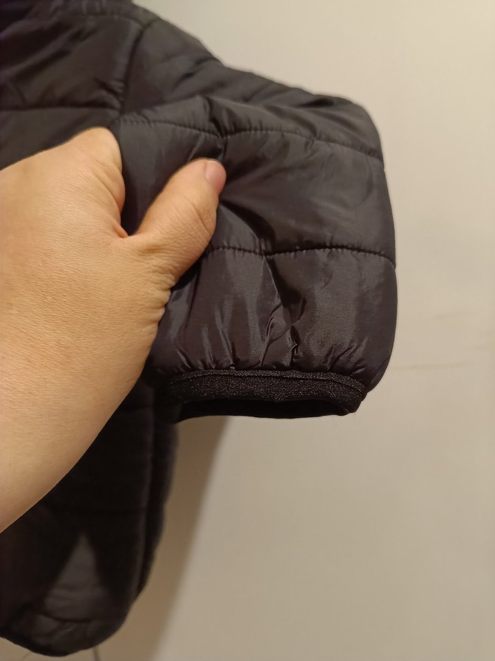 Erkek Çocuk Siyah Kürklü Kapüşonlu Mont - Görsel 4