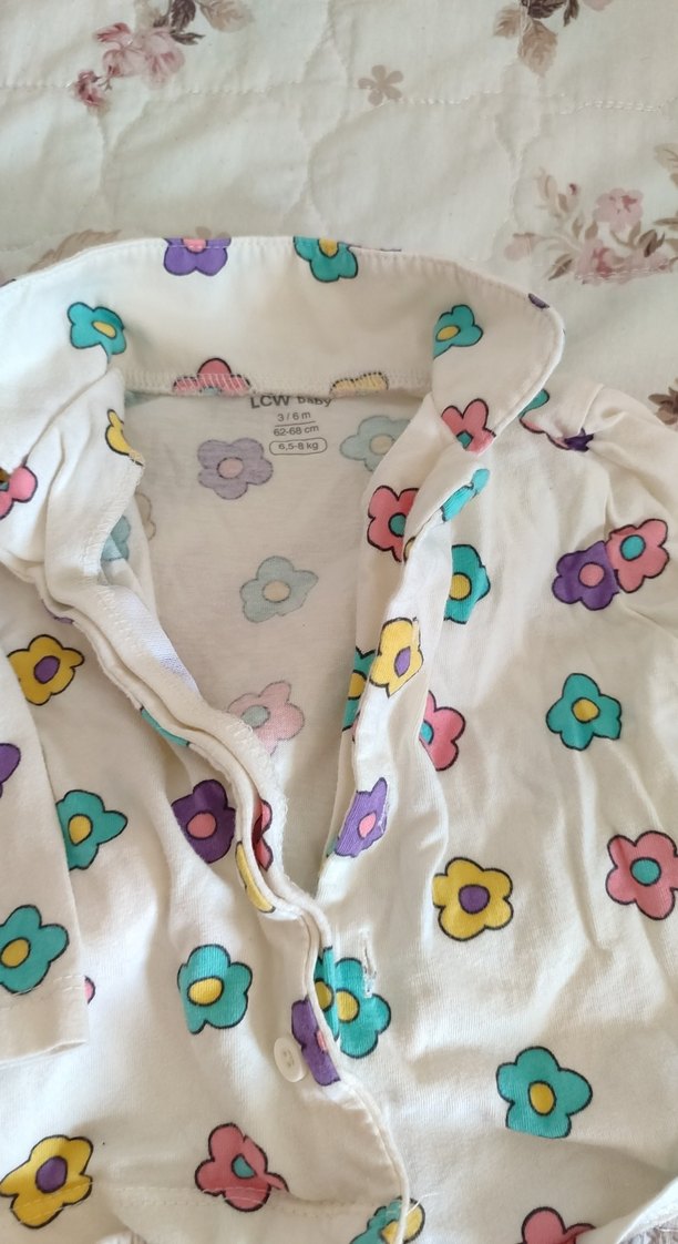 Çiçek Desenli Bebek Kız Takımı - Görsel 3