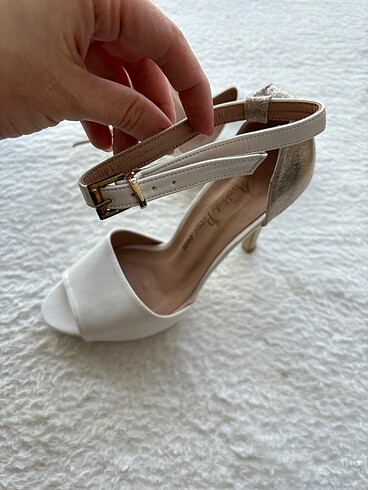 37 Beden Stiletto