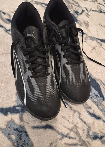 Puma Siyah Beyaz Futsal Ayakkabisi