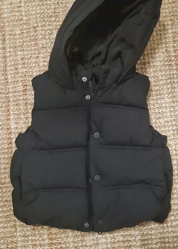 Zara Erkek Çocuk Siyah Kapüşonlu Yelek