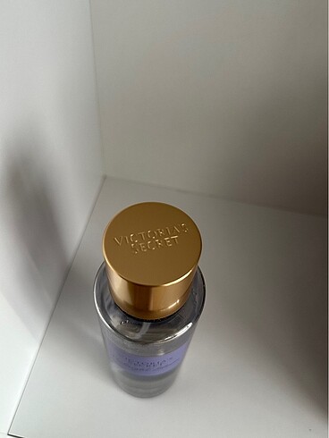  Beden Renk victoria?s secret midnight bloom vücut spreyi