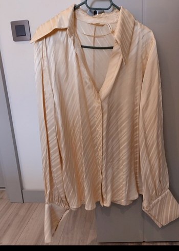 Bej V Yaka Düğmeli Kadın Gömlek - Görsel 2