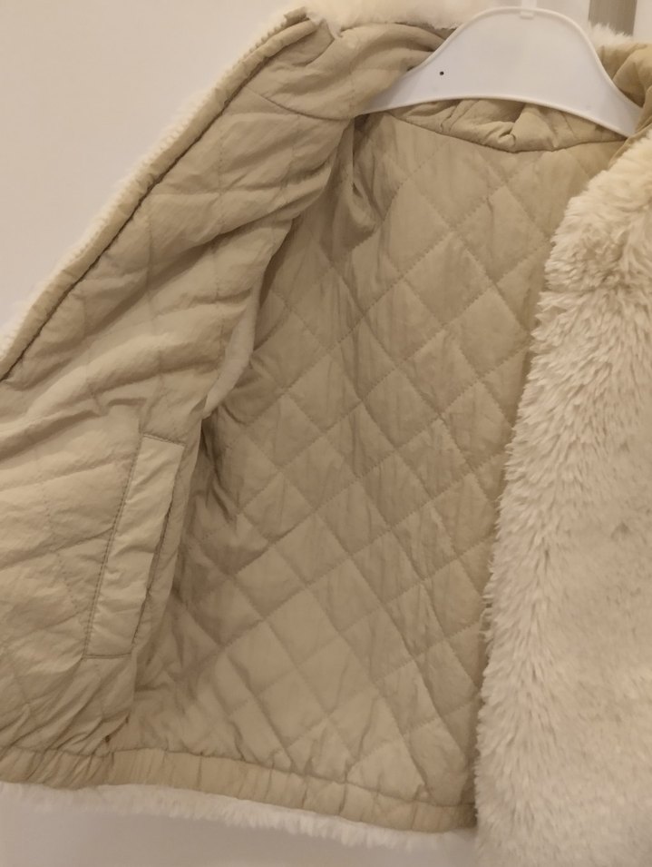 Çift Taraflı Kız Çocuk Beyaz Kürklü Yelek - Görsel 3