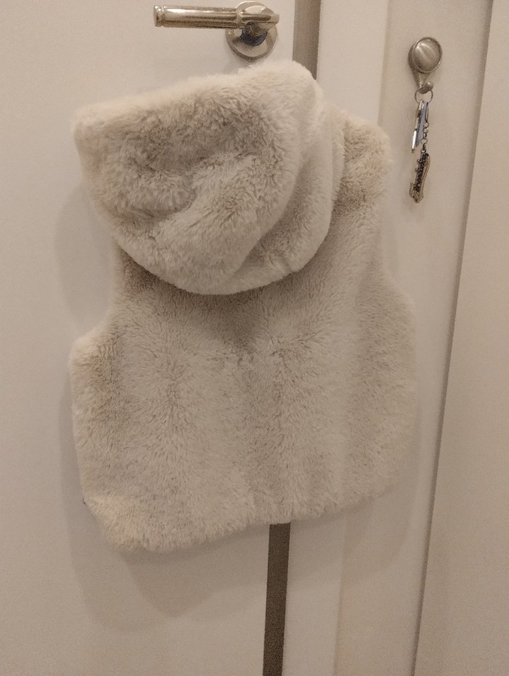 Çift Taraflı Kız Çocuk Beyaz Kürklü Yelek - Görsel 2