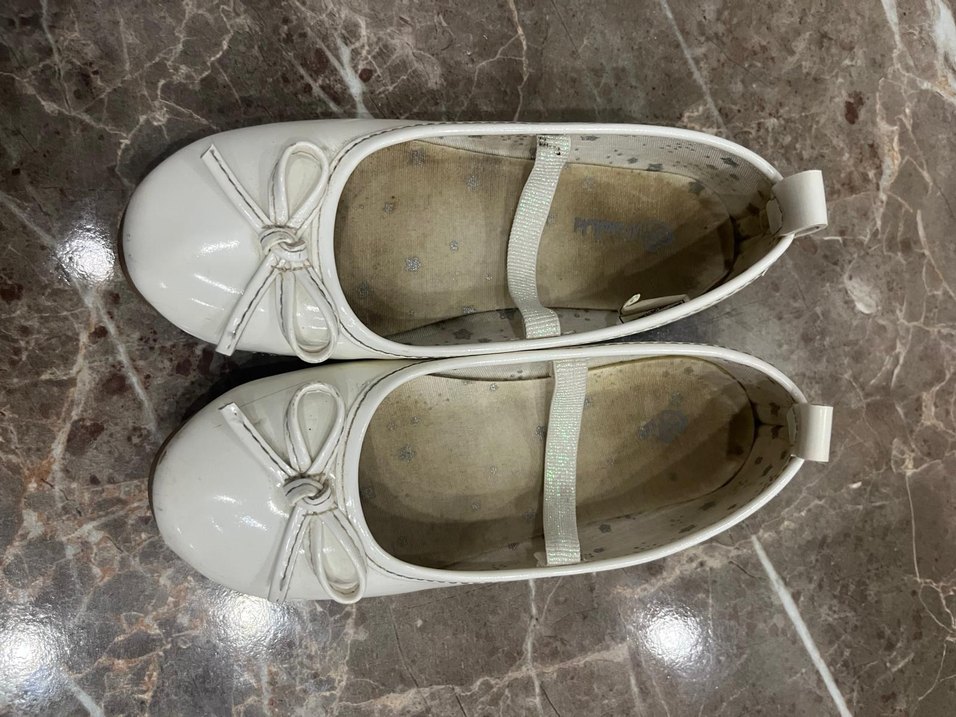 Kız Çocuk Beyaz Rugan Tokalı Ayakkabı - Görsel 3