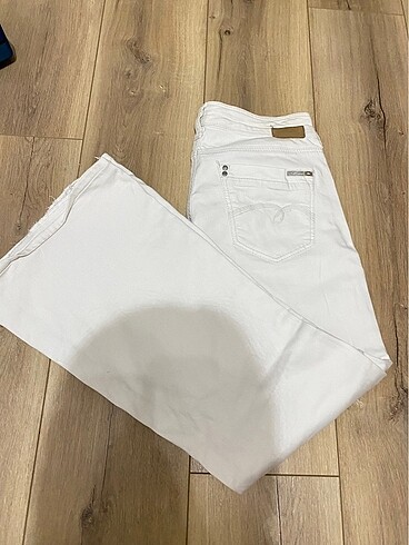 29 Beden Mavi jeans ispanyol paça kot