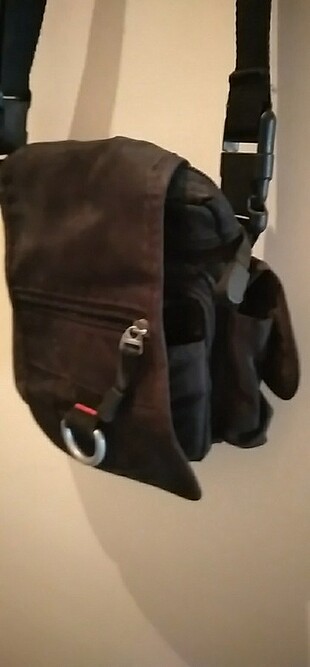 Unisex kullanılabilen omuz çantası