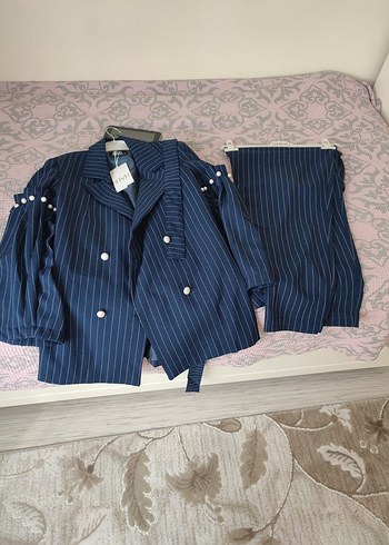 Düğmeli Lacivert Çizgili pantolonlu Kadın takım - Görsel 4