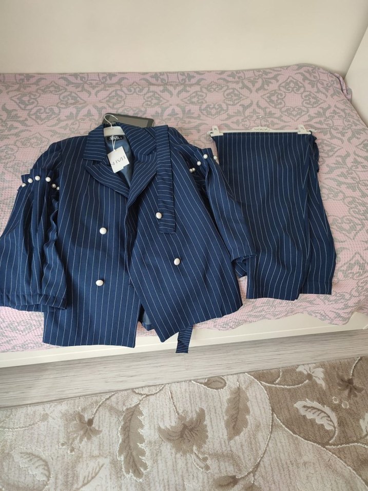 Düğmeli Lacivert Çizgili pantolonlu Kadın takım - Görsel 4