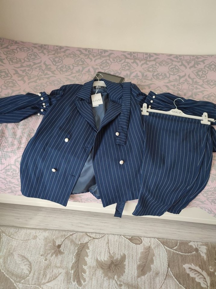 Düğmeli Lacivert Çizgili pantolonlu Kadın takım - Görsel 3