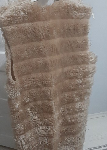 Bej Uzun Kürklü Kadın Yelek - Görsel 3