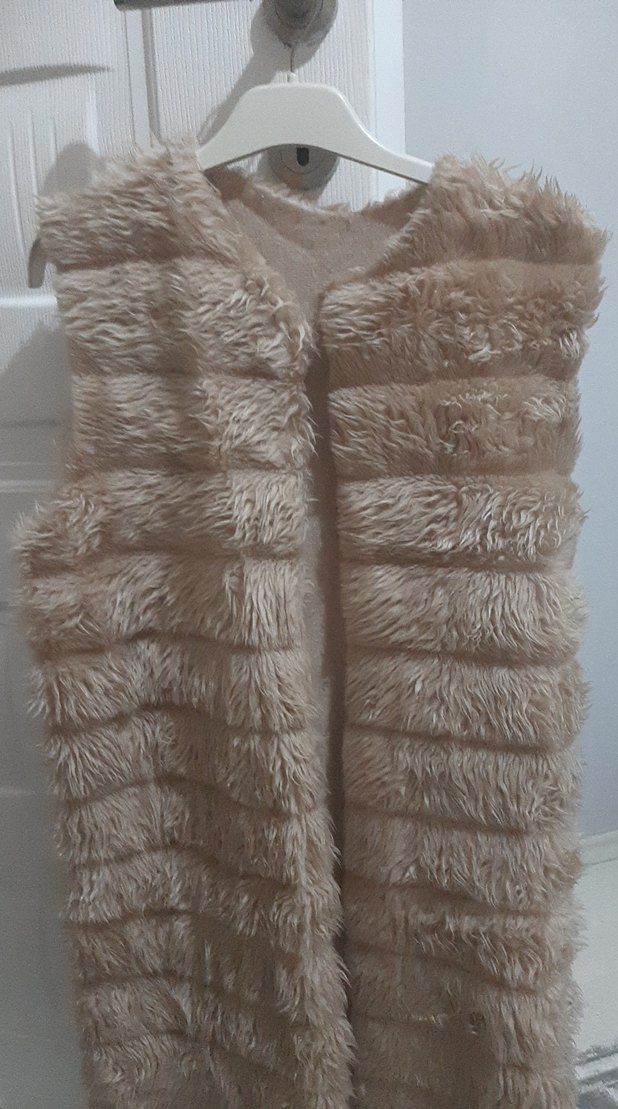 Bej Uzun Kürklü Kadın Yelek - Görsel 2