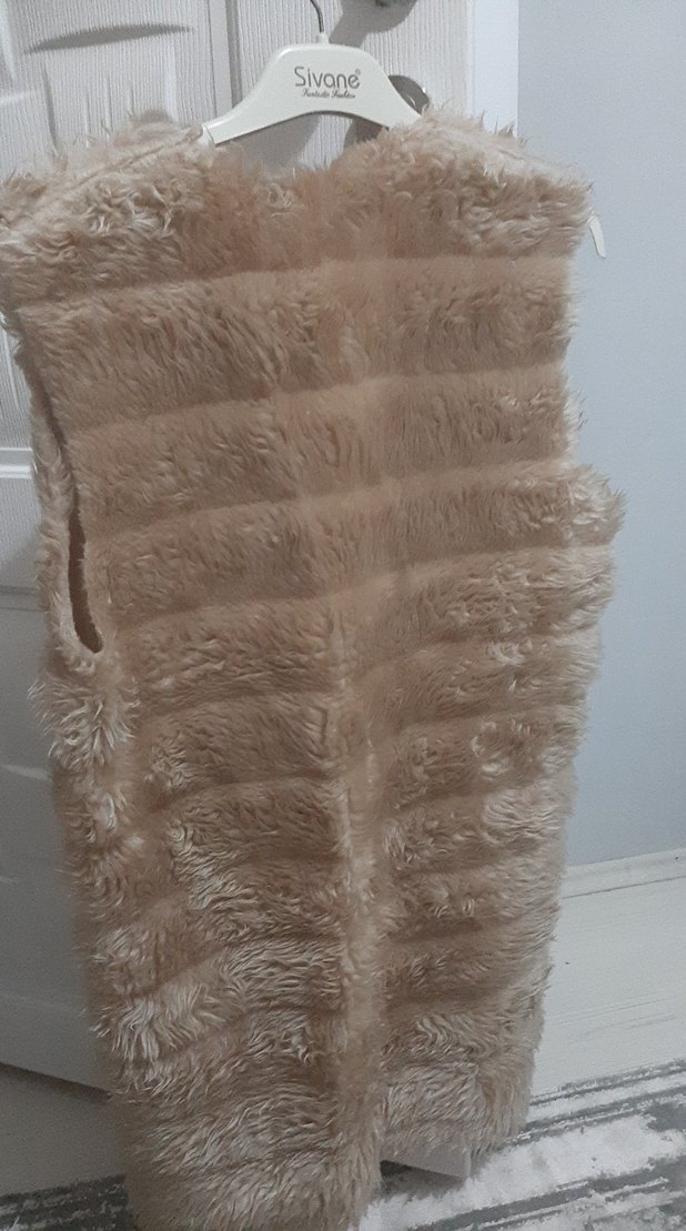 Bej Uzun Kürklü Kadın Yelek - Görsel 3