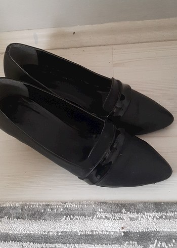 Klasik Siyah Tokalı Kadın Topuklu Babet - Görsel 2