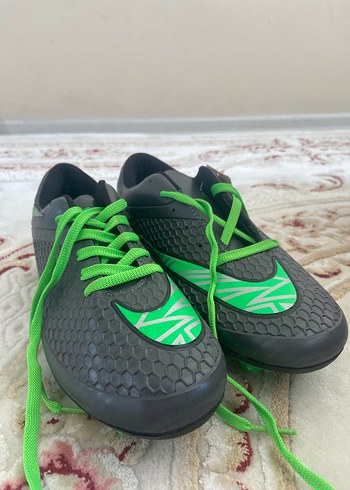 Yeşil Bağcıklı Erkek Futbol Ayakkabısı