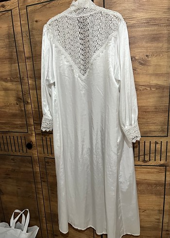Uzun Beyaz Bohem Nakışlı Kadın Sabahlık - Görsel 3