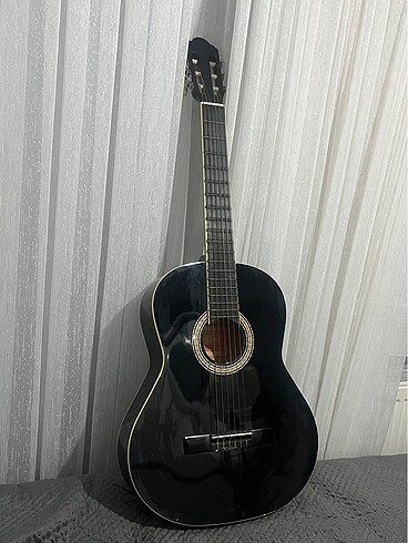 Klasik gitar siyah