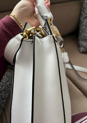 Guess Beyaz deri kadın çanta - Görsel 4