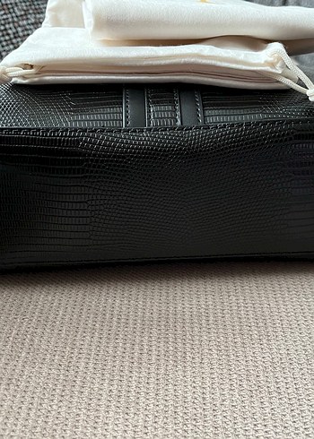 Siyah Deri Guess Kadın Çanta - Görsel 2