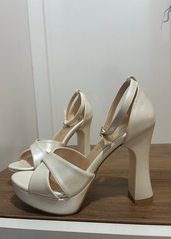 Bej Kadın Yüksek Platform Topuklu Ayakkabı - Görsel 3