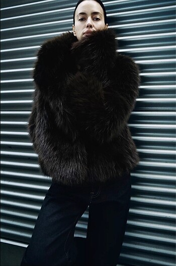 ZARA COLLECTİON SUNİ KÜRKLÜ KISA KABAN