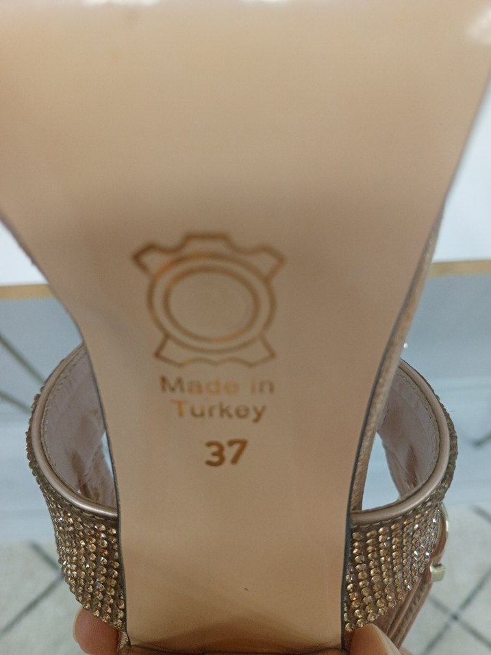 Altın Renkli Platform Topuklu Kadın Abiye Ayakkabı - Görsel 4