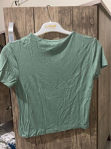 Bershka Yeşil tişört
