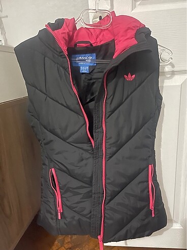Adidas şişme mont