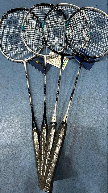 Beden Yonex badminton raketi Astrox 88 d & 88 s