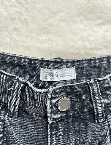 32 Beden siyah Renk Zara trf mom jean kot şort