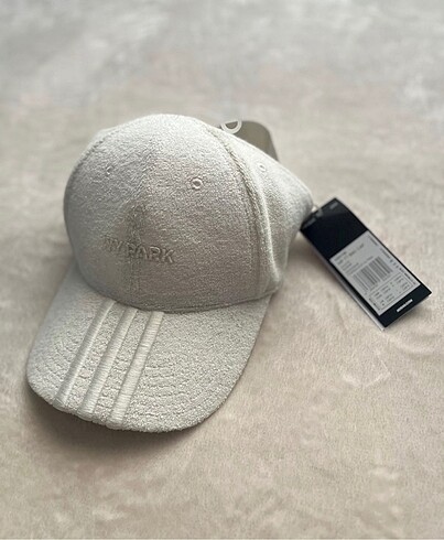 Beden Adidas ivy park beyonce beyaz şapka