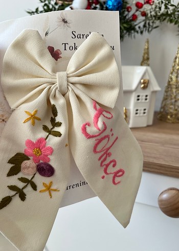 Nakışlı Beyaz Fiyonk Saç Tokası - Görsel 4