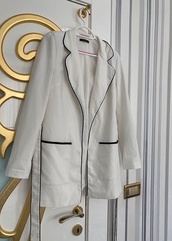 Düğmeli Beyaz Uzun Kadın Blazer
