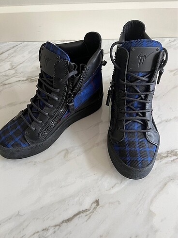 Giuseppe Zanotti Giuseppe Zanotti Bot