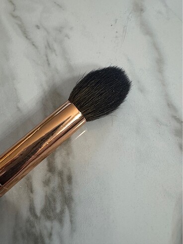  Beden Charlotte Tilbury Fırça