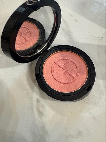 Giorgio Armani Allık